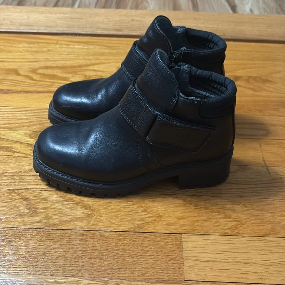 Black Leather, fleece lined boots - Picture 4 of 7
